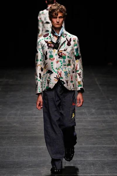 Look 28